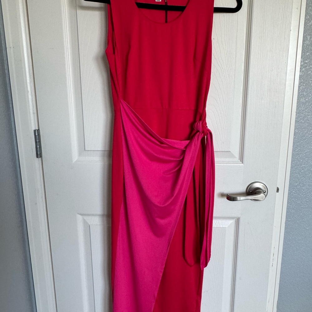 Elegant Pink Sleeveless Dress